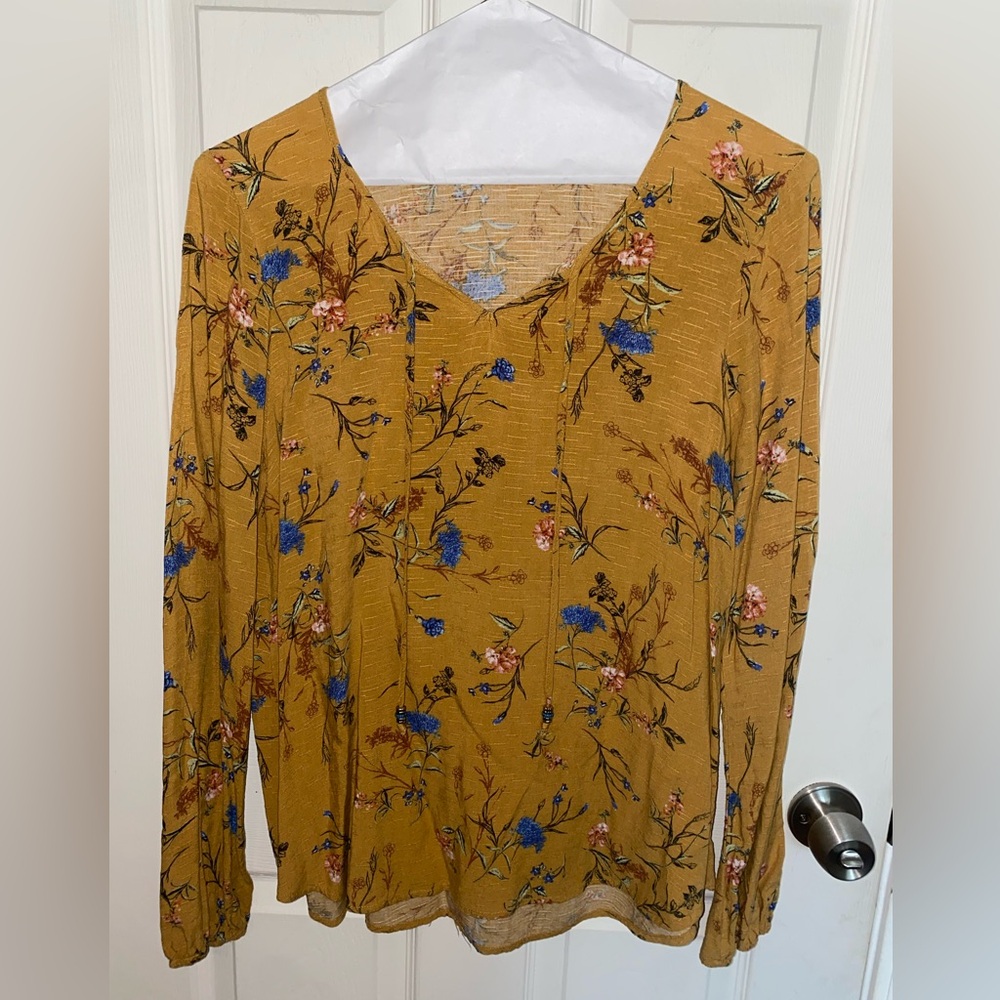 Daytrip Gold Long Sleeve Blouse